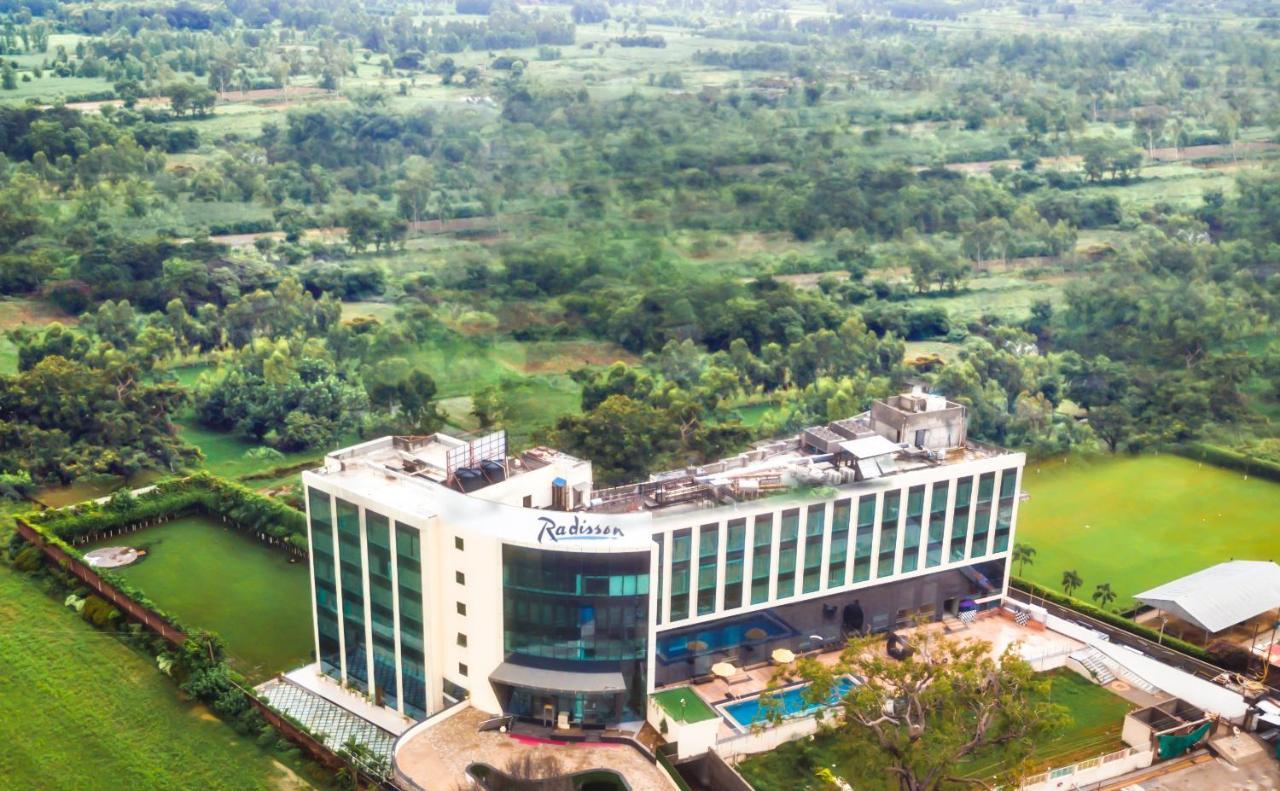 Radisson Hotel Bareilly Airport Exterior foto
