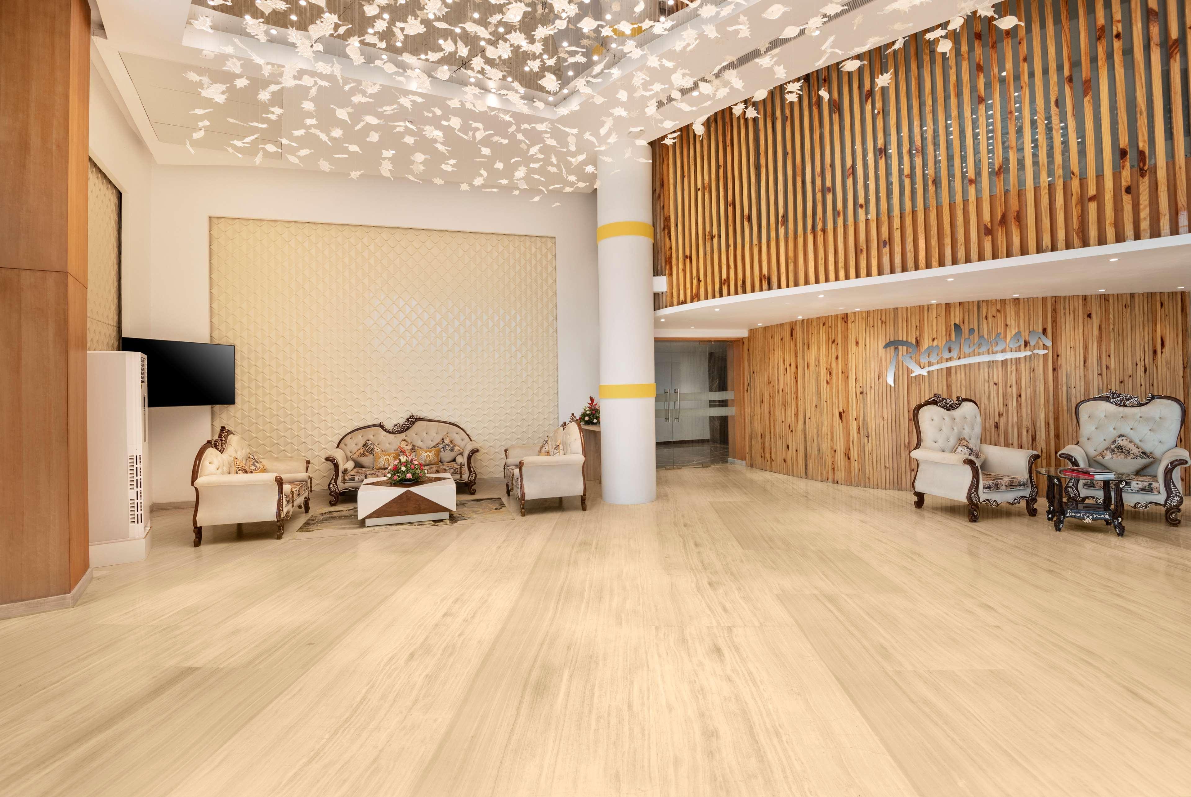 Radisson Hotel Bareilly Airport Exterior foto