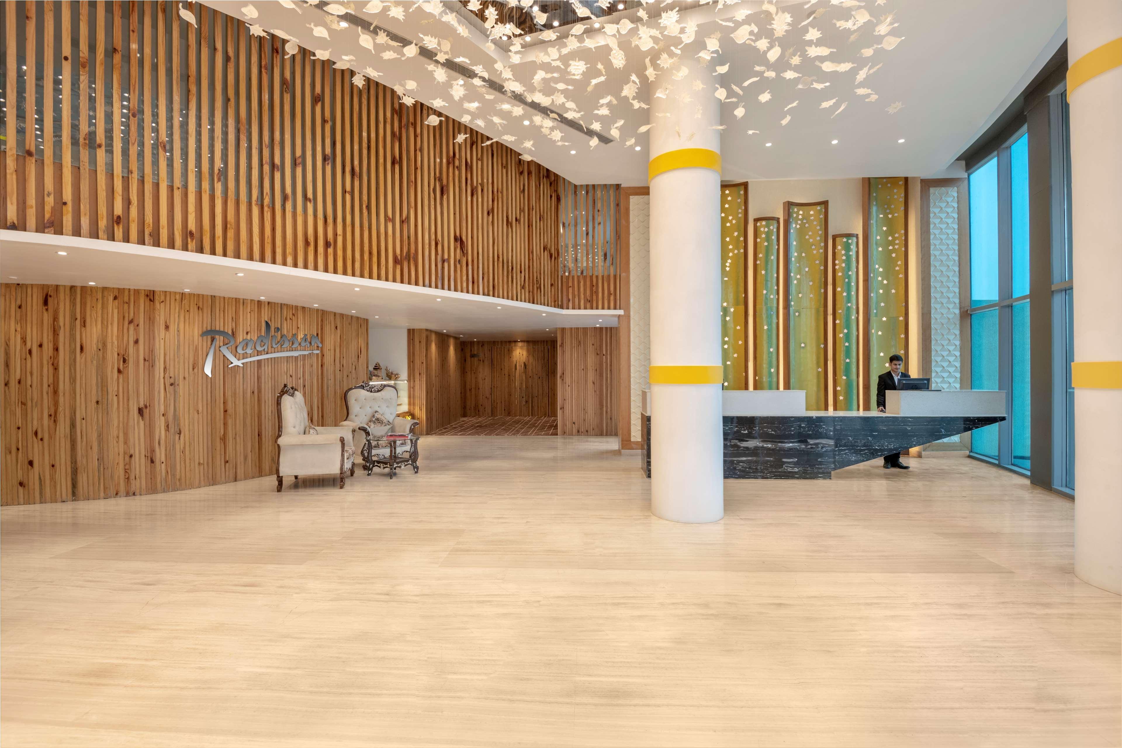 Radisson Hotel Bareilly Airport Exterior foto