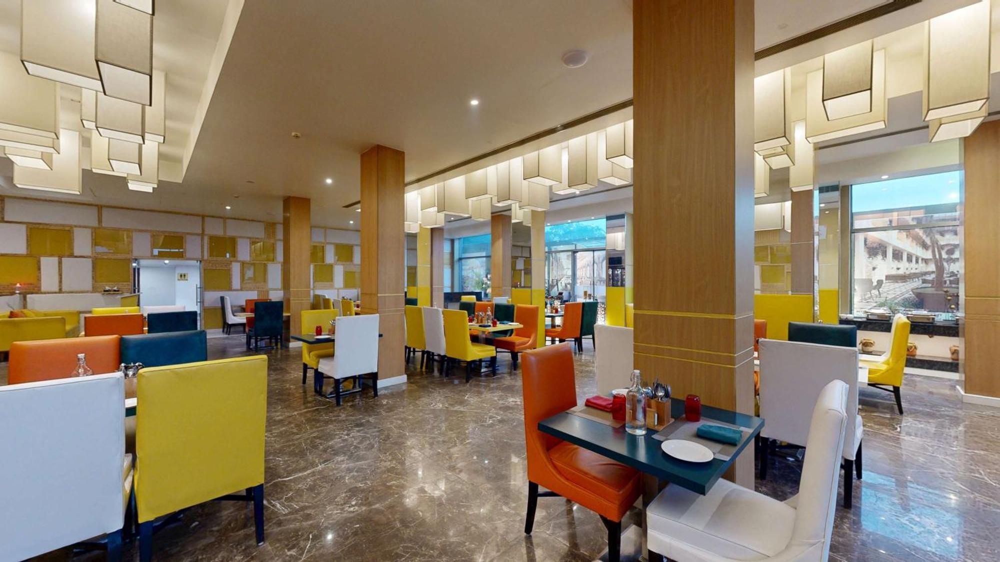Radisson Hotel Bareilly Airport Exterior foto